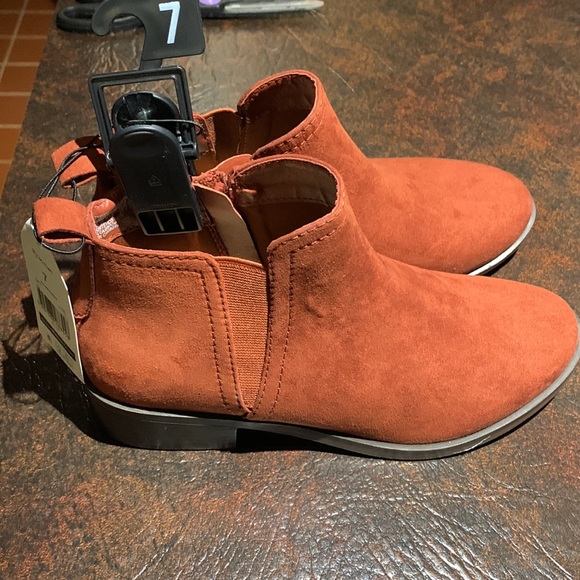 NWT Time and Tru ankle booties size 7 and 11 - Picture 2 of 8